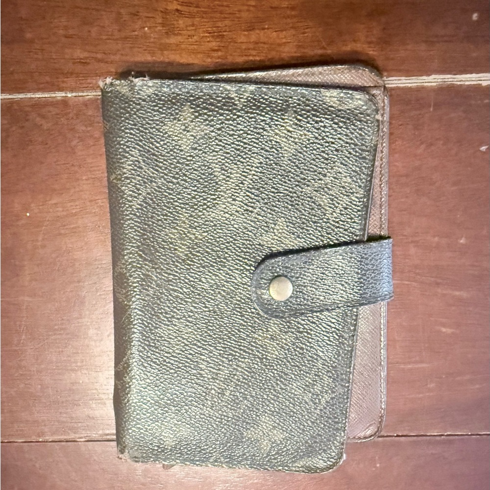 Louis Vuitton Monogram Canvas Wallet